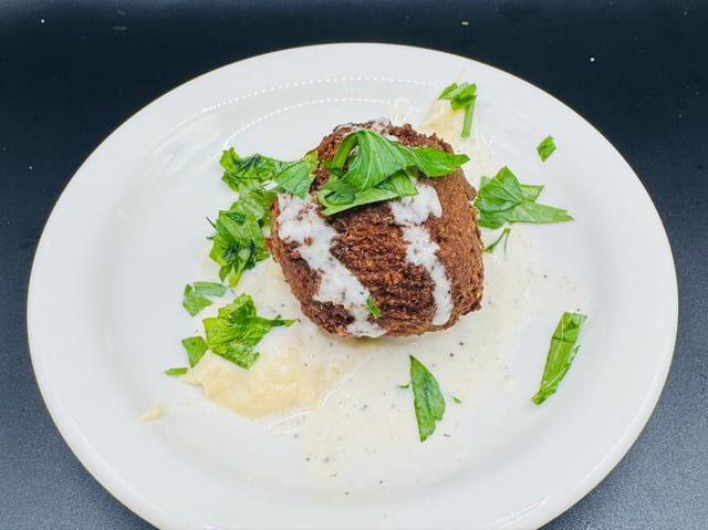 1 Falafel.